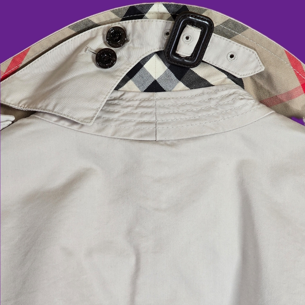 〽️ Vintage Burberry London | Classic Full-Length Trench Coat 〽️ - Picture 6 of 16